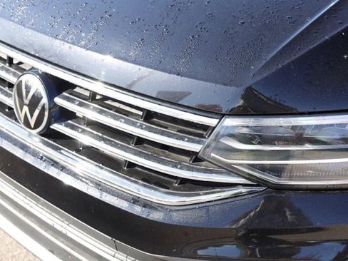 Used 2022 Volkswagen Tiguan SE image 11