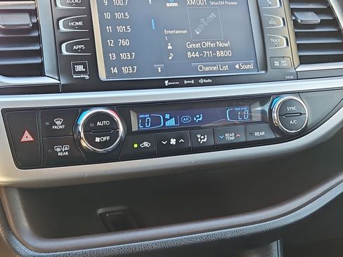 Used 2016 Toyota Highlander Limited image 28
