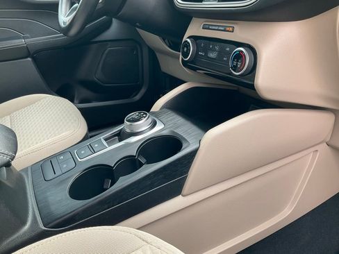 Used 2022 Ford Escape SE image 67