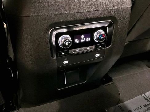 Used 2024 GMC Yukon XL AT4 image 34