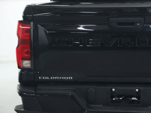 Used 2023 Chevrolet Colorado Z71 w/ Z71 Convenience Package 2 AWD/4WD image 43