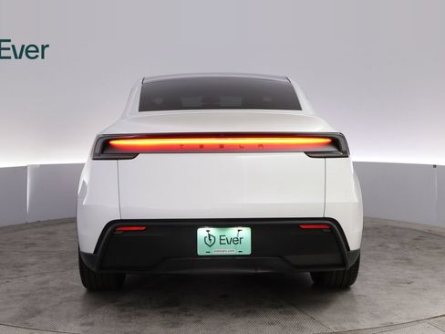Used 2026 Tesla Model Y Long Range RWD image 15