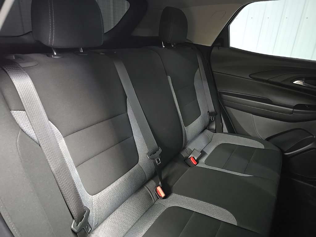 Used 2025 Chevrolet TrailBlazer LS w/ LS Convenience Package AWD/4WD image 16