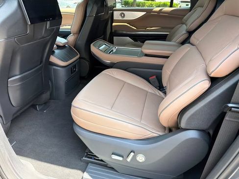 New 2027 Lincoln Navigator L Black Label AWD/4WD image 22
