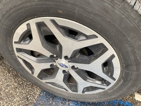 Used 2023 Subaru Forester Premium image 6