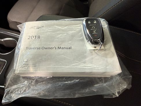 Used 2018 Chevrolet Traverse LT AWD/4WD image 24