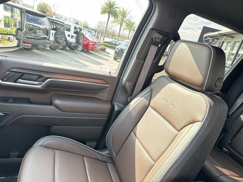 Used 2024 GMC Sierra 2500 Denali w/ Denali Reserve Package image 16