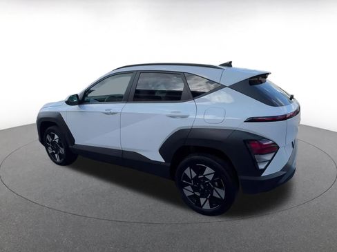 Used 2025 Hyundai Kona SEL image 8