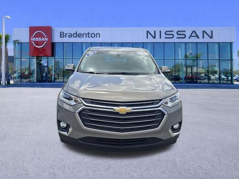 Used 2019 Chevrolet Traverse LT FWD image 2