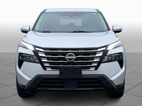 Used 2024 Nissan Rogue SV image 4