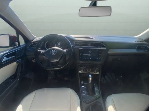 Used 2018 Volkswagen Tiguan SEL FWD image 9