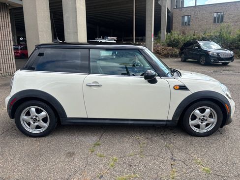 Used 2011 MINI Cooper Hardtop FWD image 4