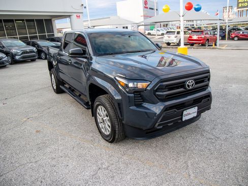 Used 2024 Toyota Tacoma SR image 5