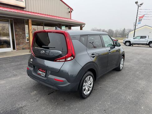 Used 2021 Kia Soul LX image 4