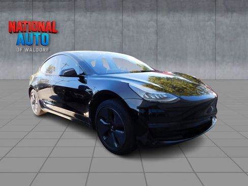 Used 2019 Tesla Model 3 Standard Range Plus image 1