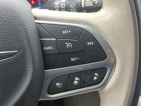 Used 2021 Chrysler Pacifica Limited w/ Premium & Safety Sphere Group image 21