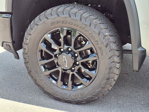 Used 2025 Chevrolet Silverado 2500 LT w/ Trail Boss Package AWD/4WD image 27