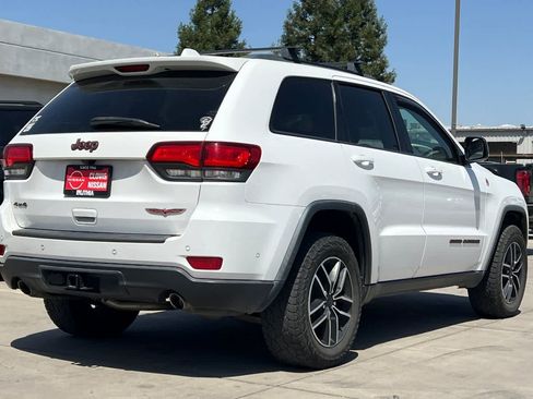 Used 2019 Jeep Grand Cherokee Trailhawk AWD/4WD image 3