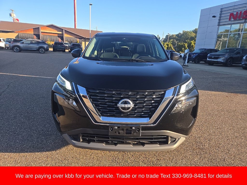 Used 2023 Nissan Rogue S AWD/4WD image 2