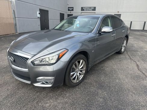 Used 2017 INFINITI Q70 3.7 image 7