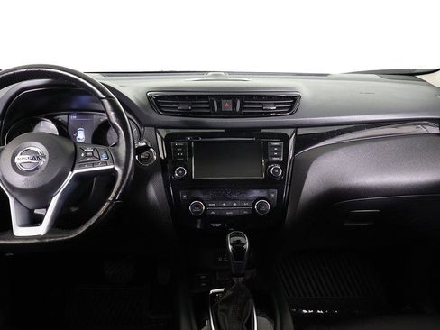 Used 2022 Nissan Rogue Sport SL w/ Premium Package image 38