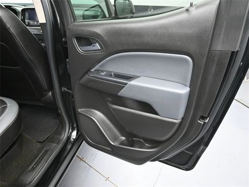 Used 2017 Chevrolet Colorado Z71 image 31