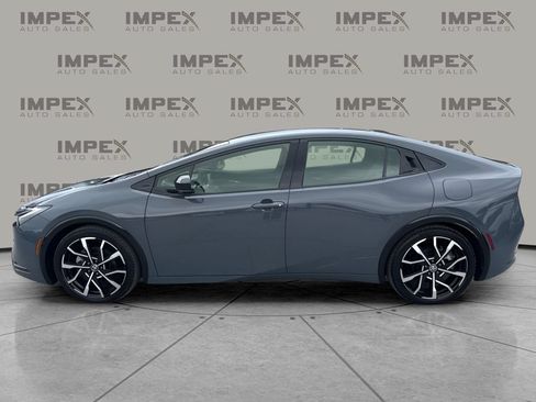 Used 2026 Toyota Prius Plug-In Hybrid FWD image 2