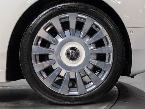 Used 2019 Rolls-Royce Phantom Sedan RWD image 28