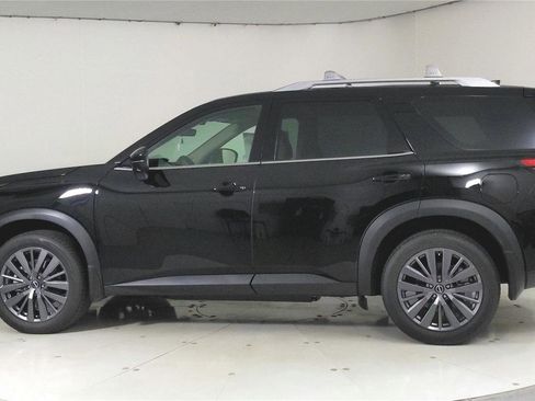 Certified 2023 Nissan Pathfinder SL w/ SL Premium Package image 6