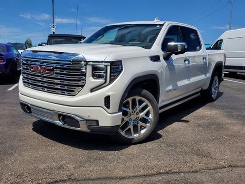 Used 2022 GMC Sierra 1500 Denali w/ Denali Reserve Package AWD/4WD image 1