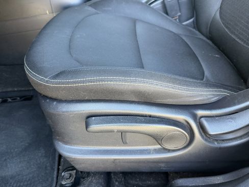 Used 2016 Kia Soul + image 25