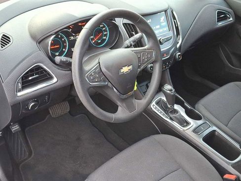 Certified 2017 Chevrolet Cruze LT image 16