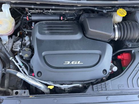 Used 2018 Chrysler Pacifica Touring-L Plus FWD image 51