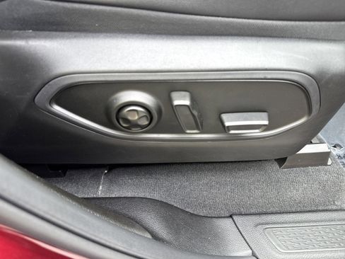 Used 2025 Jeep Grand Cherokee Limited w/ Black Appearance Package AWD/4WD image 15