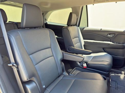 Used 2021 Honda Pilot Touring image 41
