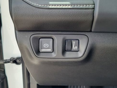 Certified 2023 GMC Acadia SLE w/ Driver Convenience Package FWD image 19