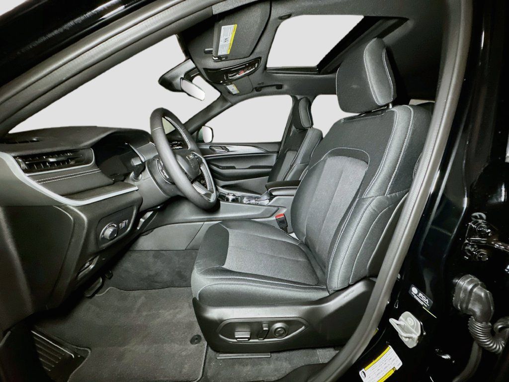 New 2027 Jeep Grand Cherokee 4WD image 14