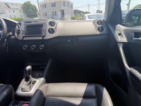 Used 2016 Volkswagen Tiguan SE AWD/4WD image 28