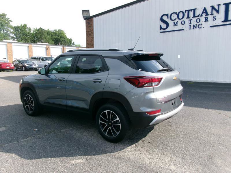 Used 2025 Chevrolet TrailBlazer LT AWD/4WD image 8