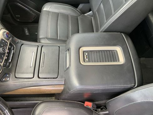 Used 2018 GMC Yukon XL Denali w/ Denali Ultimate Package AWD/4WD image 50