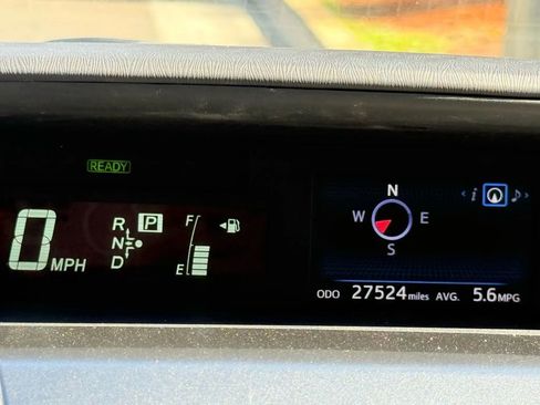 Used 2016 Toyota Prius V Three image 19