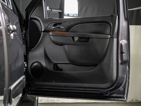 Used 2011 Chevrolet Silverado 3500 LTZ w/ LTZ Plus Package image 31