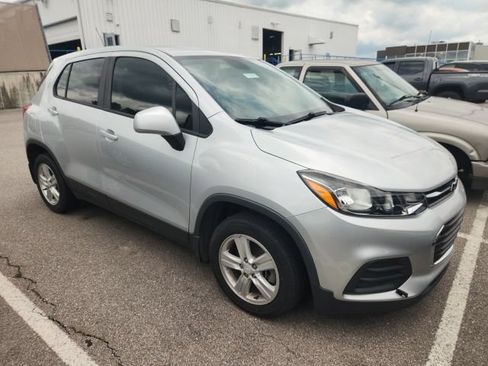 Used 2020 Chevrolet Trax LS w/ LPO, Protection Package FWD image 1