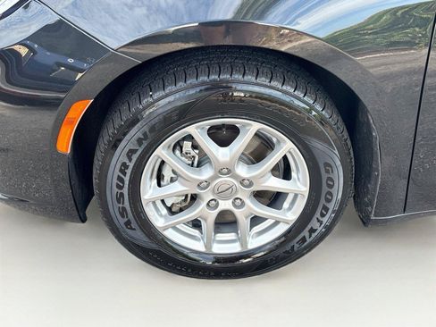 Used 2023 Chrysler Pacifica Touring-L FWD image 31