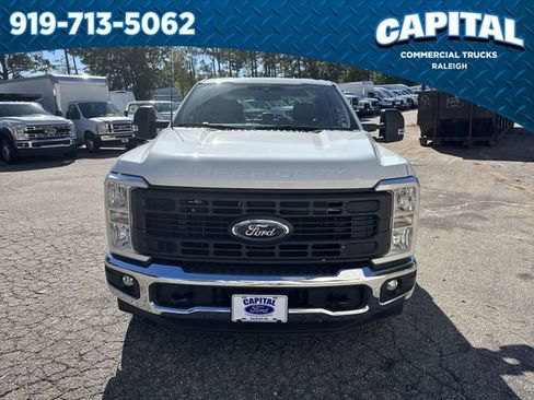 New 2026 Ford F250 XL w/ XL Chrome Package image 3
