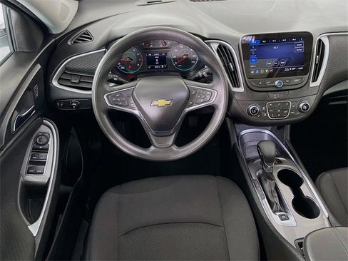 Used 2024 Chevrolet Malibu LT image 25