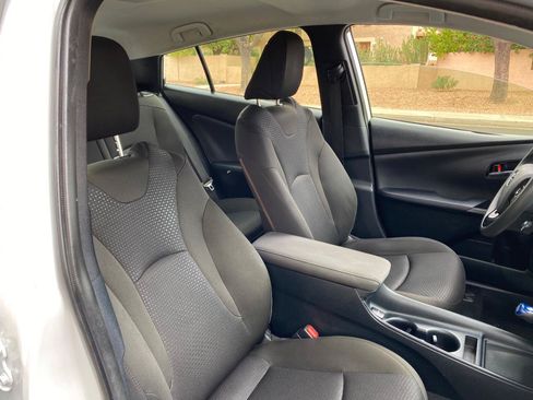 Used 2022 Toyota Prius LE FWD image 46