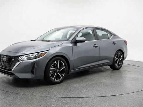 Used 2025 Nissan Sentra SV FWD image 3