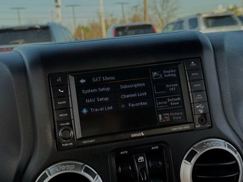 Used 2018 Jeep Wrangler Unlimited Sahara w/ Connectivity Group image 22