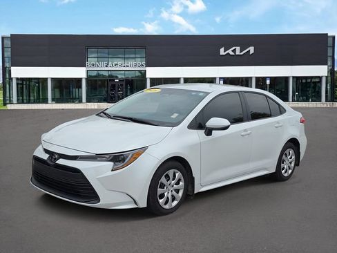 Used 2026 Toyota Corolla LE FWD image 2